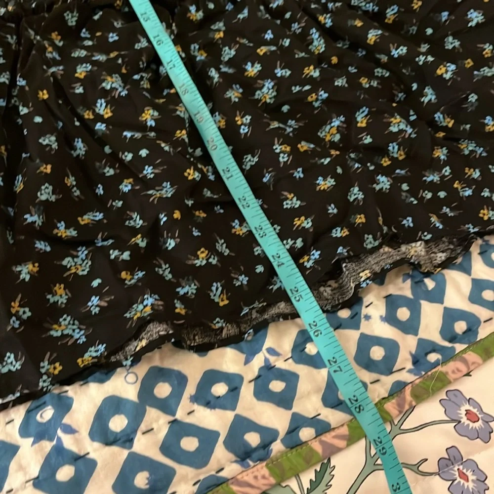 Lost in the 🔥 NWT Ava & Viv Floral Blouse - Picture 8 of 8